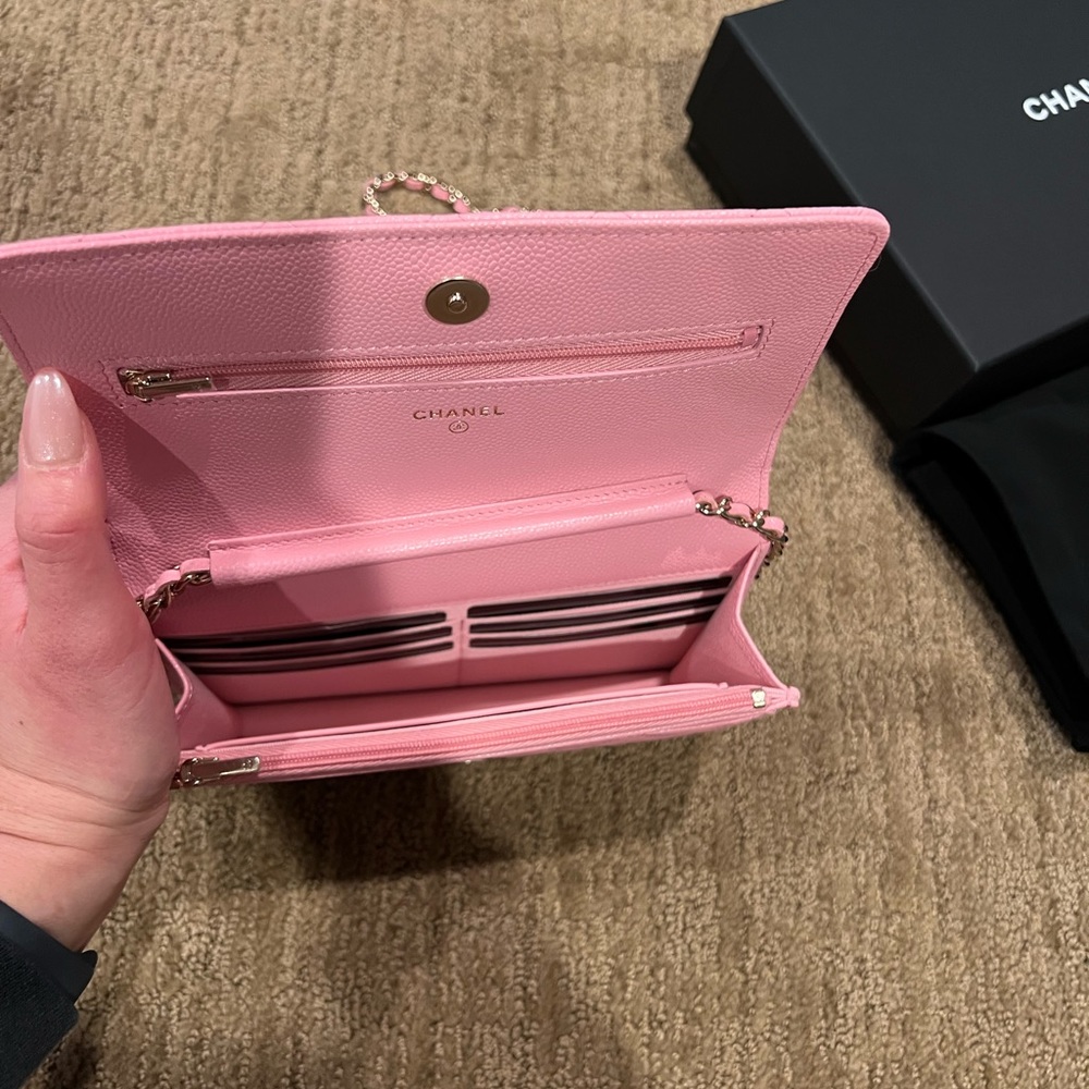 NEW Authentic Chanel Wallet on chain WOC - Rose and light gold hardware - Picture 5 of 7